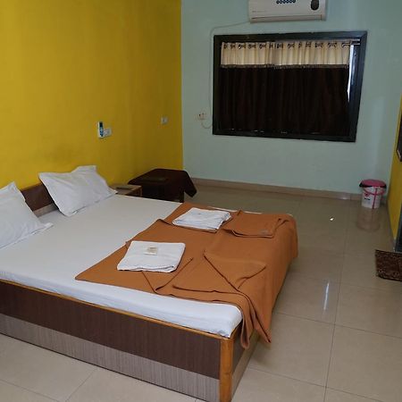 Hotel Umesh Daman Εξωτερικό φωτογραφία