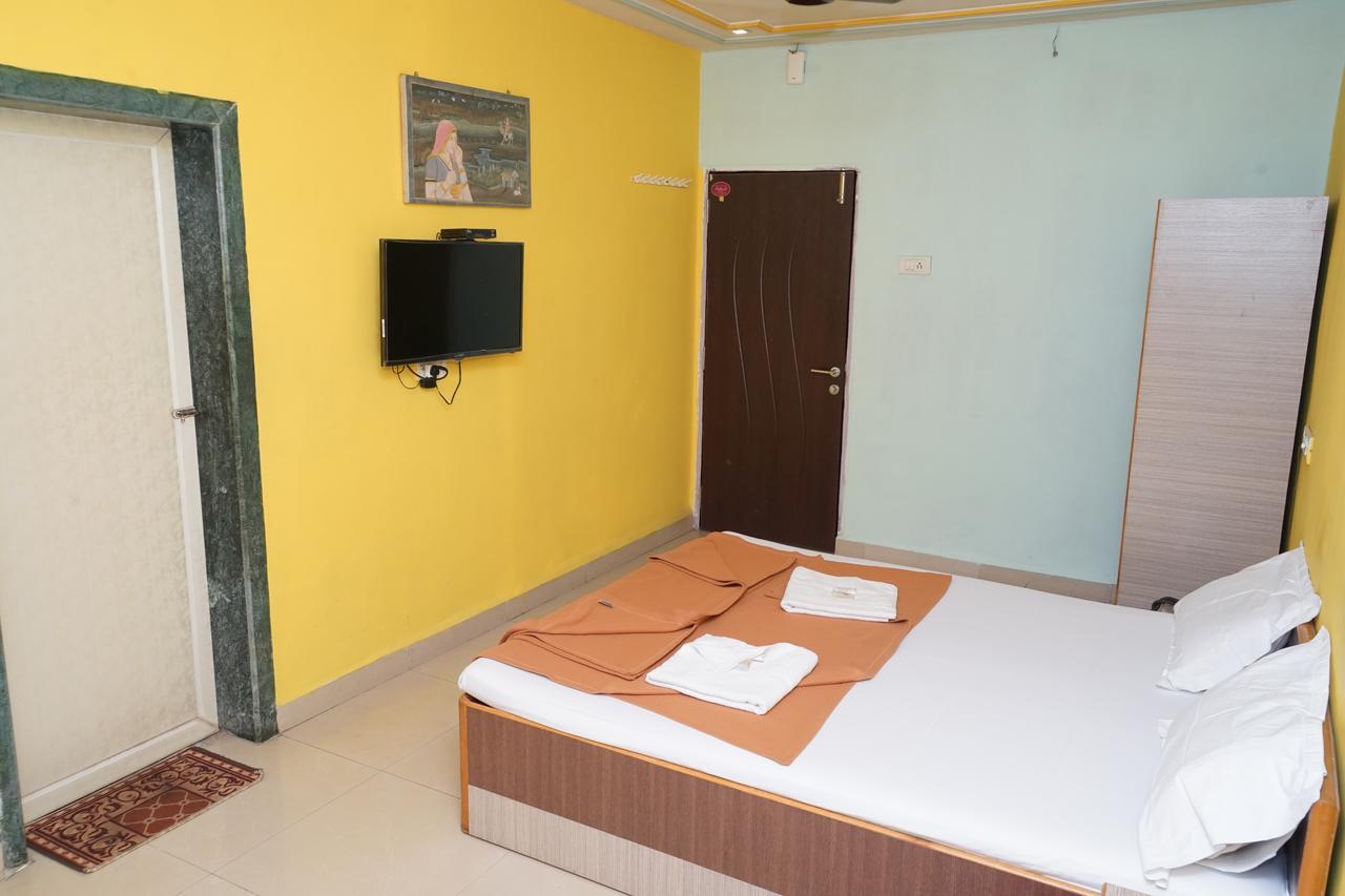 Hotel Umesh Daman Εξωτερικό φωτογραφία