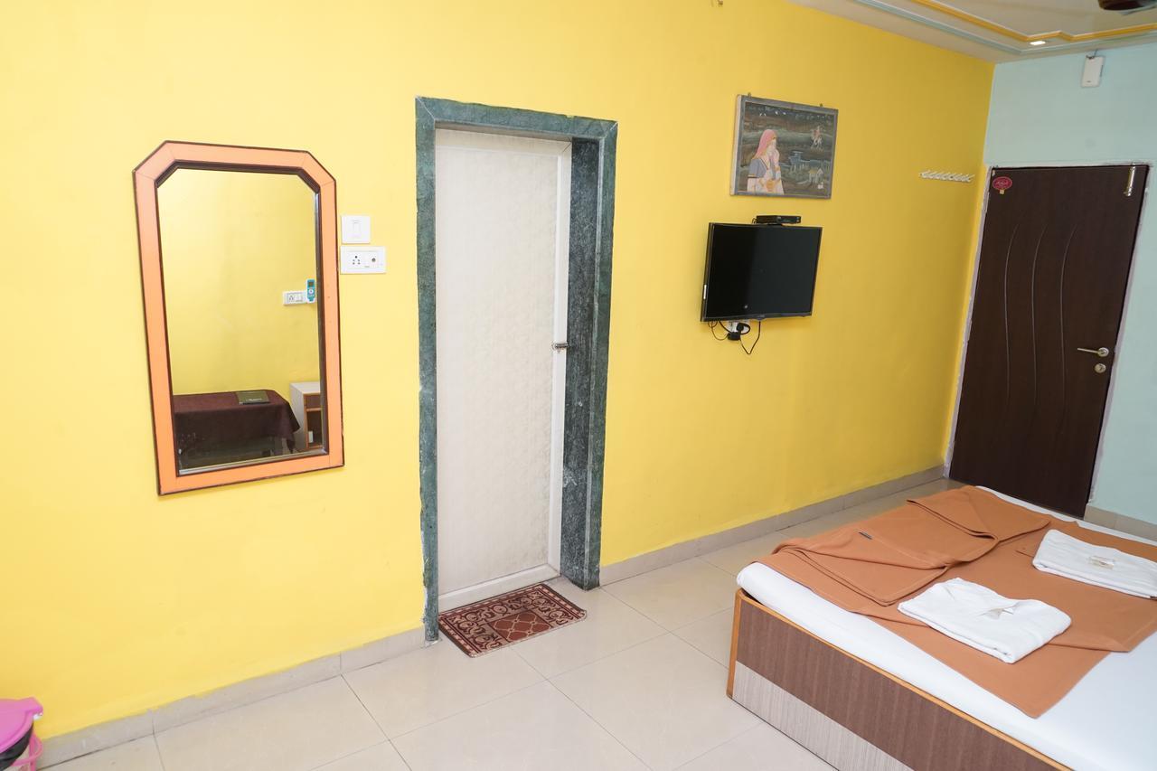 Hotel Umesh Daman Εξωτερικό φωτογραφία