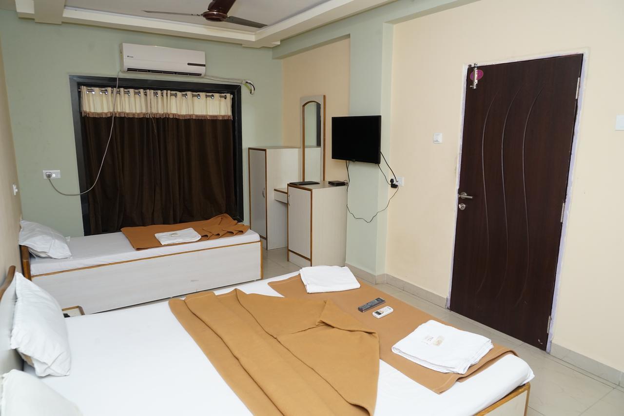 Hotel Umesh Daman Εξωτερικό φωτογραφία