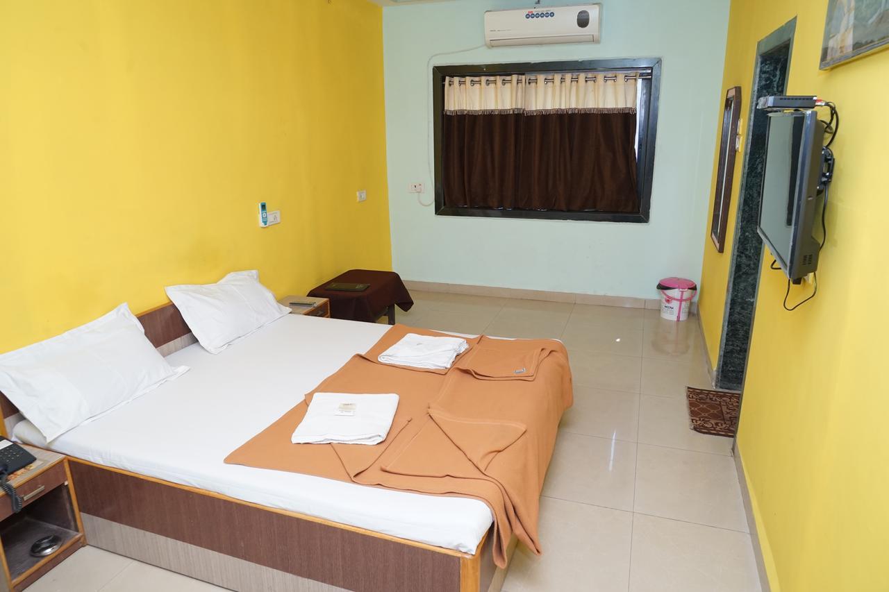 Hotel Umesh Daman Εξωτερικό φωτογραφία