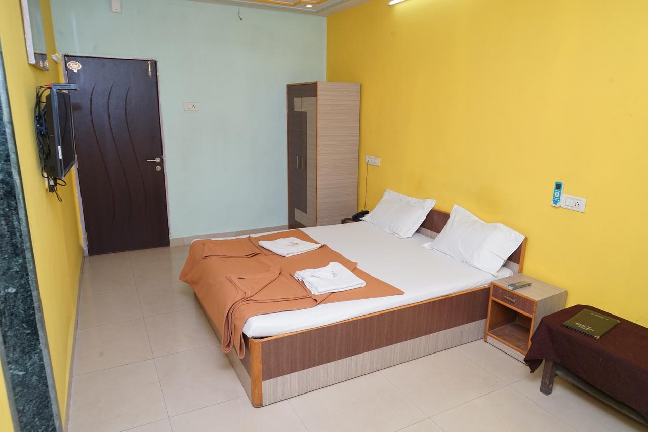 Hotel Umesh Daman Εξωτερικό φωτογραφία